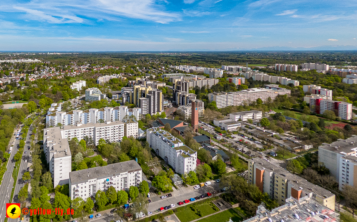 04.05.2023 - Luftbilder vom Marx-Zentrum uns seiner Umgebung in Neuperlach